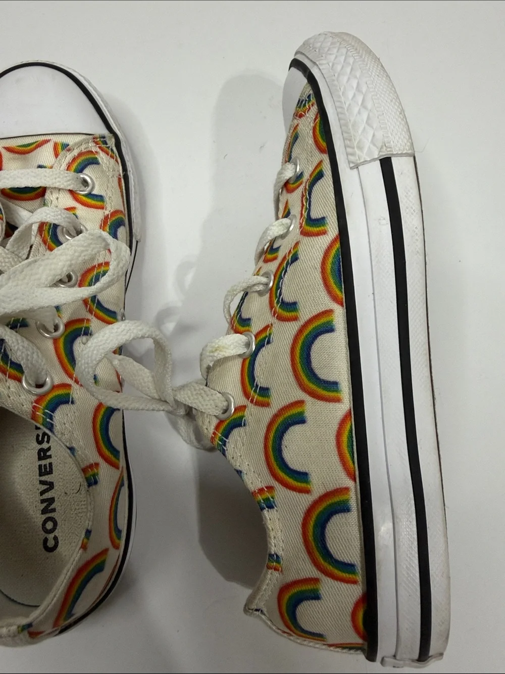 Converse Kids White Canvas Low-Top Sneakers with Rainbow Size 3